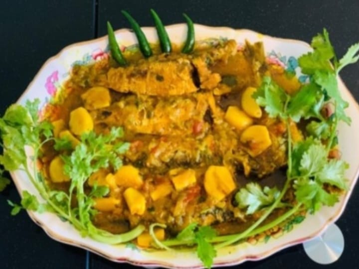 চাপিলা মাছ ভুনা